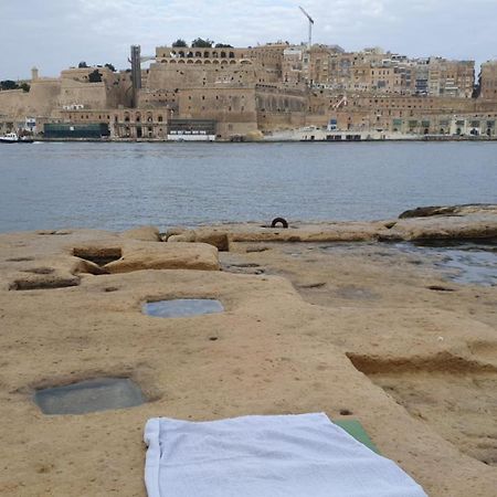 Old Refurbished Apartment In Bormla Cospicua Kültér fotó