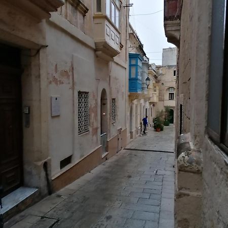 Old Refurbished Apartment In Bormla Cospicua Kültér fotó