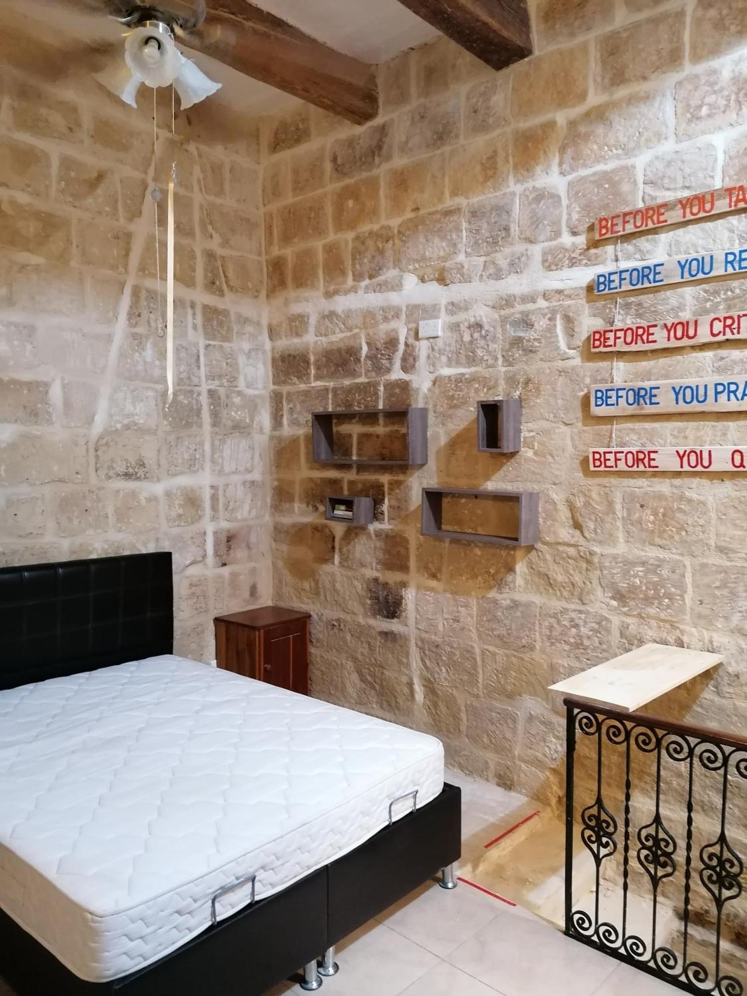 Old Refurbished Apartment In Bormla Cospicua Kültér fotó